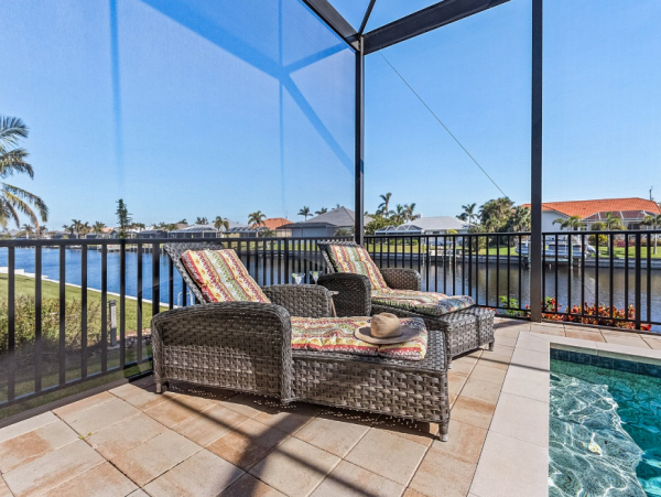 Luxurious Waterfront Retreat - 4 Bedroom Vacation Rental in Cape Coral